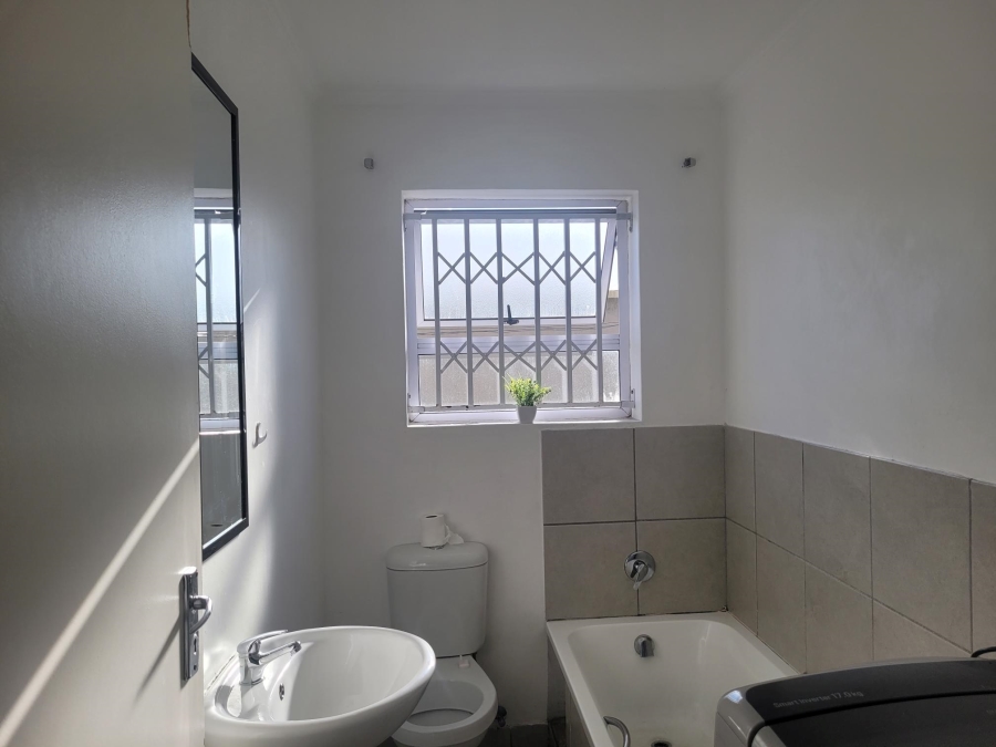 2 Bedroom Property for Sale in Delro Park Western Cape